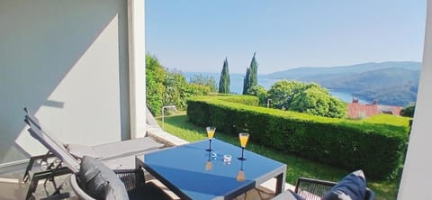 Balcony/Terrace, Dining area, Sea view, sunbed