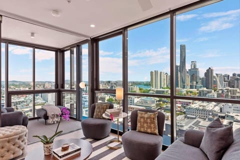 Day, View (from property/room), Living room, Seating area, City view