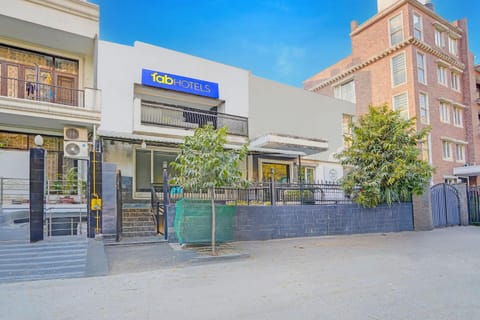 Property building, Facade/entrance