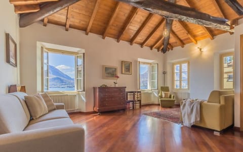 Casa Ferrari House in Varenna