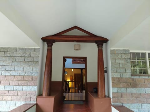 Facade/entrance