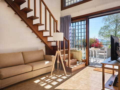 TV and multimedia, Balcony/Terrace, Living room