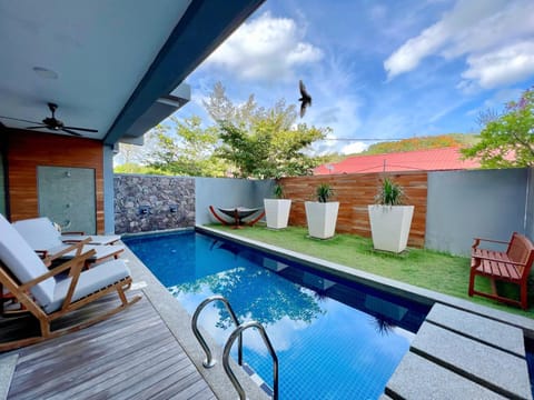 Natural landscape, Garden, Garden, Garden view, Pool view, Swimming pool, Swimming pool, sunbed