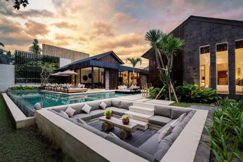 Property building, Natural landscape, Garden, Garden view, Pool view, Swimming pool, sunbed