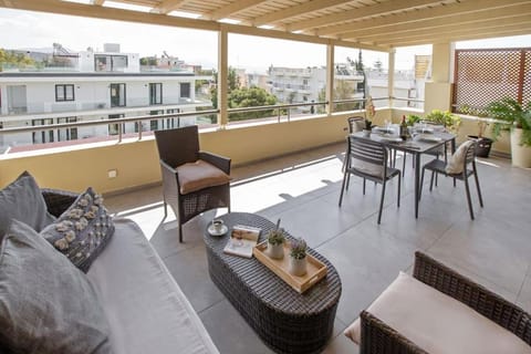 Day, View (from property/room), Balcony/Terrace, Seating area, Dining area