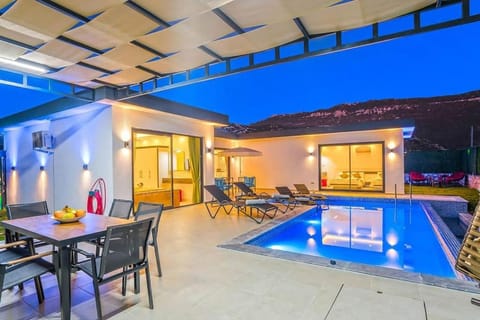 Patio, Hot Tub, Pool view, Swimming pool, sunbed