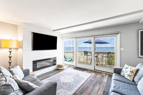 Communal lounge/ TV room, Balcony/Terrace, Living room, Seating area