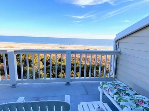 Beach Club Villa 29 - Oceanfront Walkout! End Unit! Apartment in Wild Dunes