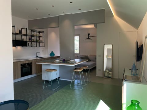 Restaurant/places to eat, Kitchen or kitchenette, Photo of the whole room, Dining area, Breakfast, Lunch, pet friendly, kitchen