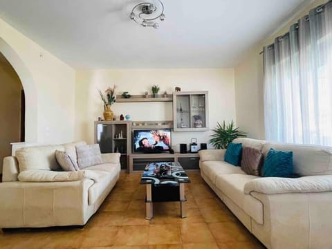 TV and multimedia, Living room, Seating area