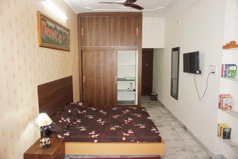 Communal lounge/ TV room, Bed