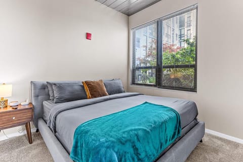 2 King Bed Spacious Apt Downtown Close to it All Apartment in Ann Arbor