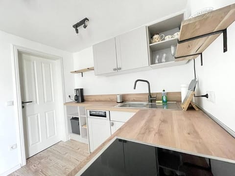 Kitchen or kitchenette, dishwasher, pet friendly, stove