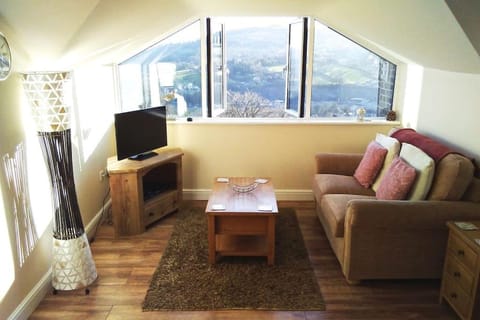 Birds Nest, Romantic getaway with stunning views Apartment in Matlock