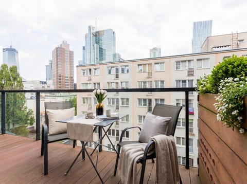 Property building, Patio, Day, View (from property/room), Balcony/Terrace, Living room, Seating area, Dining area, City view