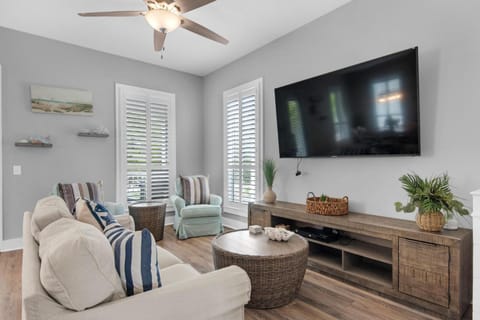 Beach Retreat Cottage 116 House in Miramar Beach