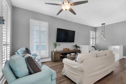 Beach Retreat Cottage 116 House in Miramar Beach