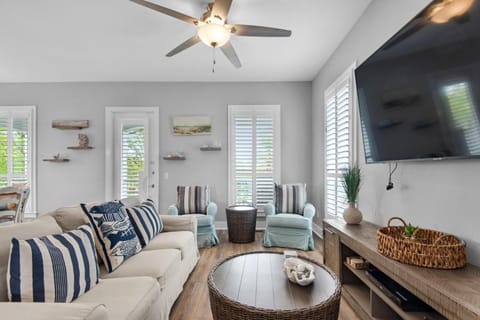 Beach Retreat Cottage 116 House in Miramar Beach