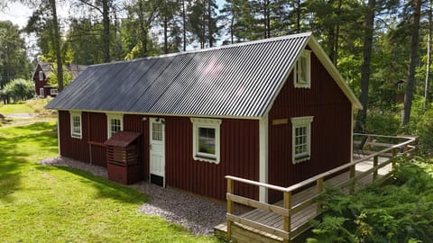 Property building, Day, Natural landscape, Garden, Garden view