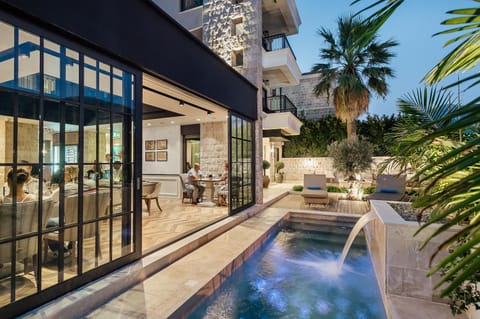 Property building, Swimming pool