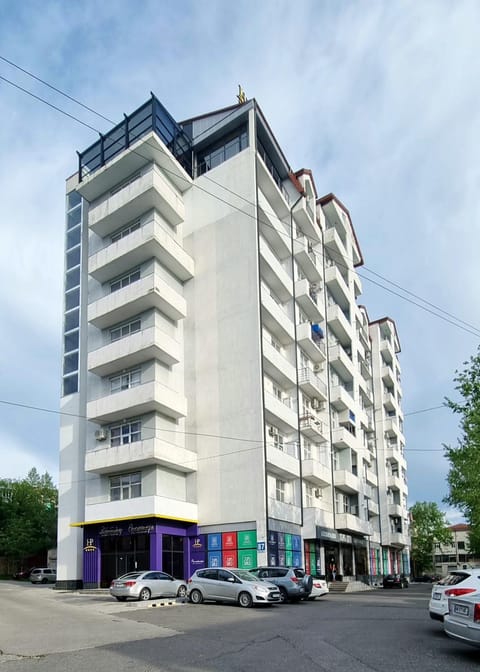 Property building, Street view, Location, Parking