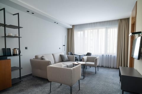 Coffee/tea facilities, minibar