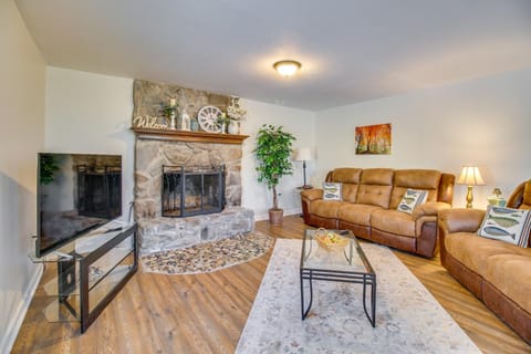 Walk to Shenandoah River Homey Luray Cabin Cabin in Shenandoah Valley