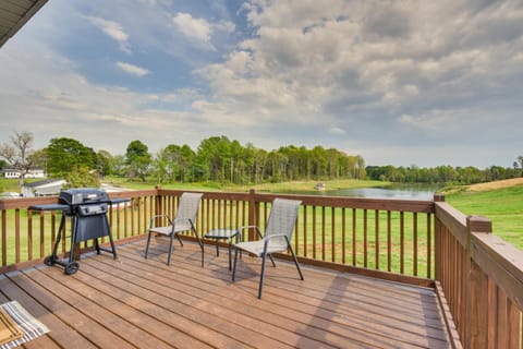Cozy Fair Play Home with Deck 4 Mi to Lake Hartwell! House in Lake Hartwell