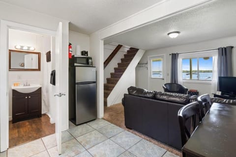 Fife Lake Lodge Multi-Level Lake View King Suite Apartment in Fife Lake