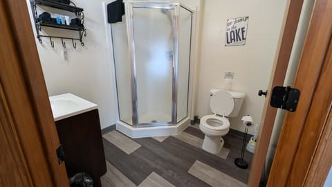 Fife Lake Lodge - Double Queen Room with Lake Access Apartment in Fife Lake