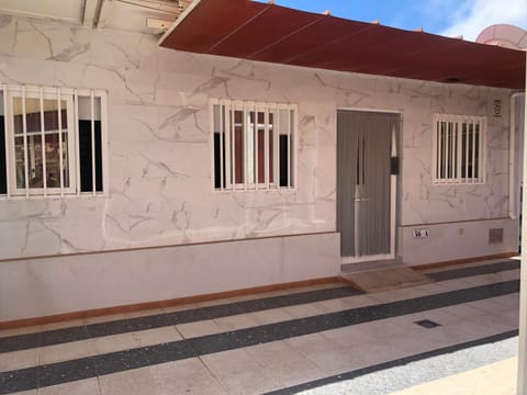 Property building, Facade/entrance, Balcony/Terrace, Facility for disabled guests