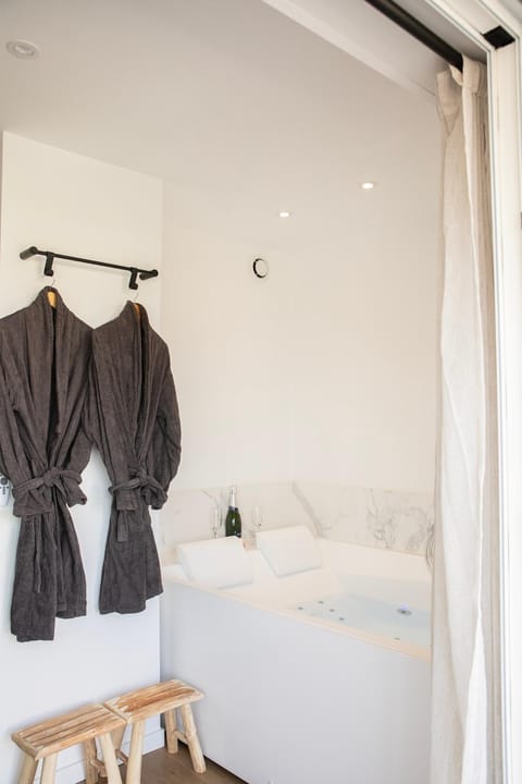 Trésor d'Opale T1 VUE MER BALNÉO-SPA PARKING PRIVÉ WIFI NETFLIX 3 PERS Apartment in Berck