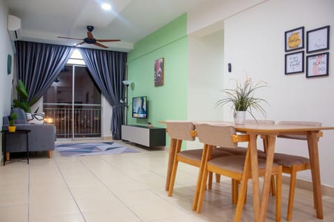 Living room, Dining area, air conditioner