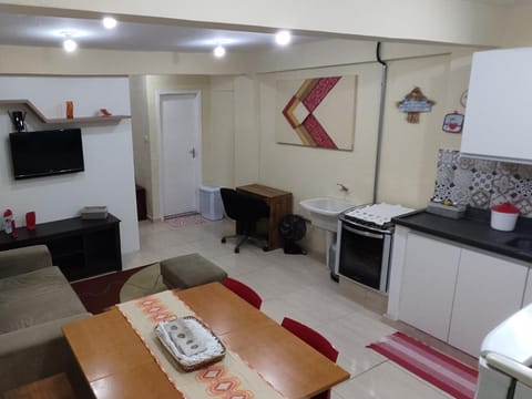 TV and multimedia, Kitchen or kitchenette, Living room, Dining area, pet friendly, stove