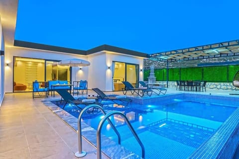 Balcony/Terrace, Swimming pool