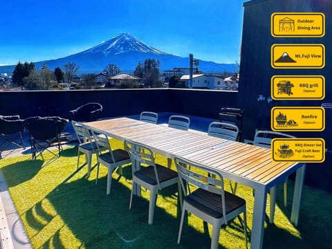 Natural landscape, Dining area, Evening entertainment, Mountain view