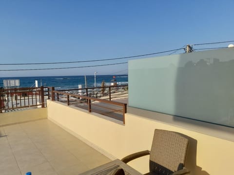View (from property/room), Balcony/Terrace, Sea view