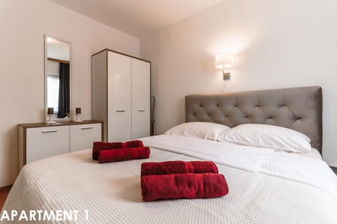 Bed, Bedroom, towels, wardrobe