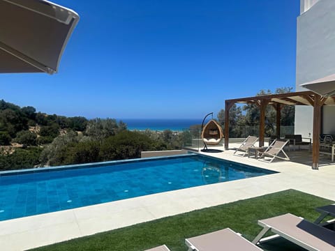 Day, Sea view, Swimming pool, furniture, sunbed