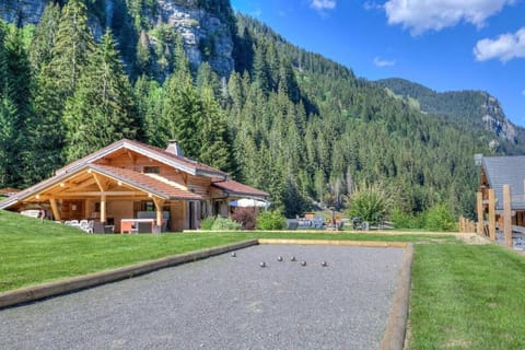 Anna - Chalet - BO Immobilier- Châtel -Reduced prices on ski passes Châtel & Portes du Soleil Chalet in Châtel