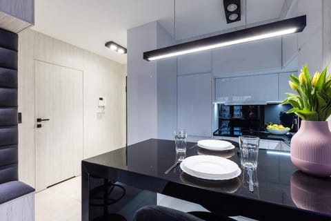 Coffee/tea facilities, Kitchen or kitchenette, minibar, stove