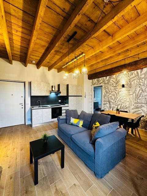 TV and multimedia, Kitchen or kitchenette, Seating area