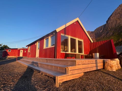 Property building, Day, Balcony/Terrace, Mountain view