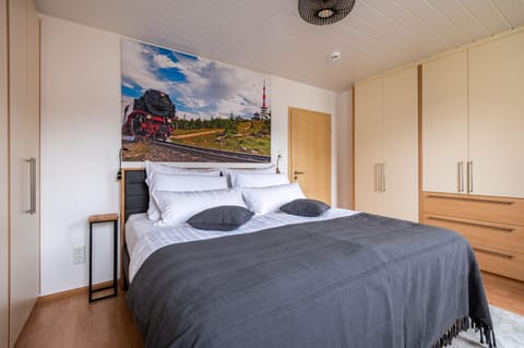 Bed, Photo of the whole room, Bedroom, wardrobe