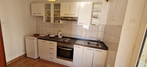 Kitchen or kitchenette, pet friendly