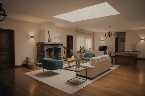 TV and multimedia, Living room, flat iron