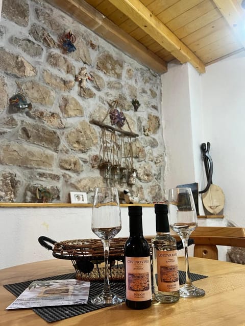 Dining area, Drinks, Alcoholic drinks