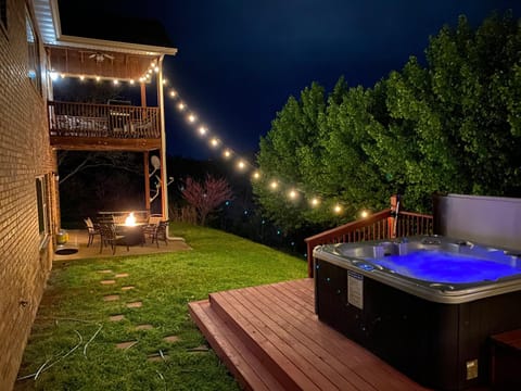 Patio, Hot Tub, Hot Tub