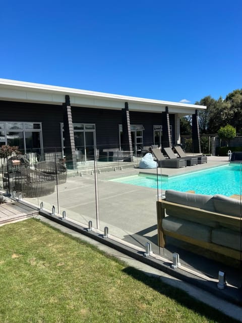 Titoki Grove Apartment in Cambridge