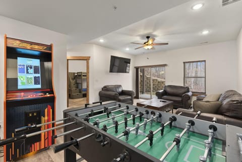 Game Room, Game Room, Area and facilities